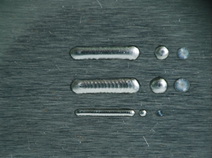 <a href='http://www.hkbiaodian.com/product/3.htm' class='text_a'>模具激光焊機</a>修復鏡面模具效果